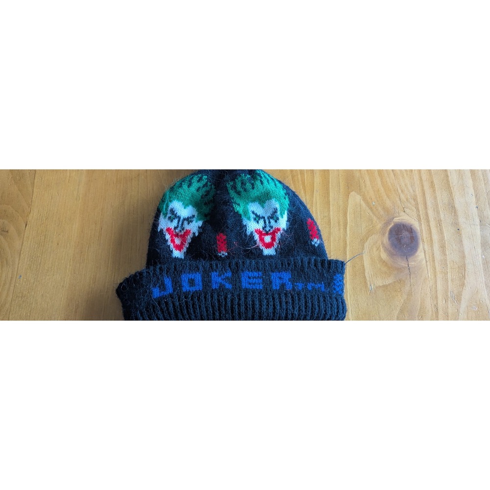 DC Comics The Joker Knit Beanie Hat Purple Pom Pom Black Cuffed‎ Graphic Cap